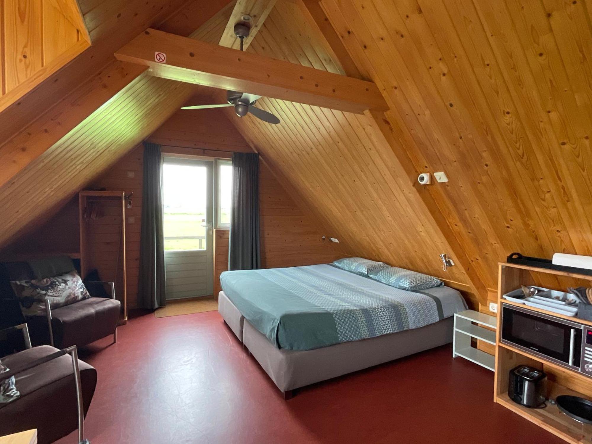 B&B En Vakantiehuisje Ursula 沃库姆 外观 照片